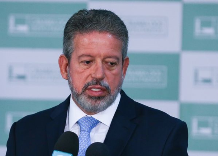 Lira manda PL da anistia do 8/1 para comissão especial e freia tramitação