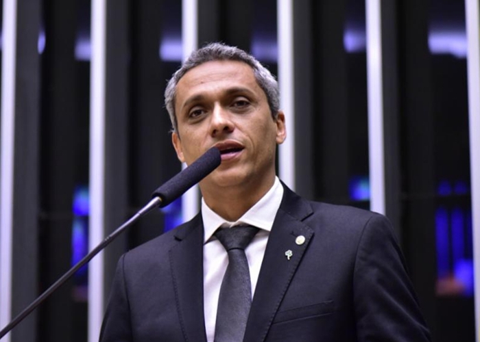 Deputado Gustavo Gayer é alvo de operação da PF por suspeita de desvio de verba pública